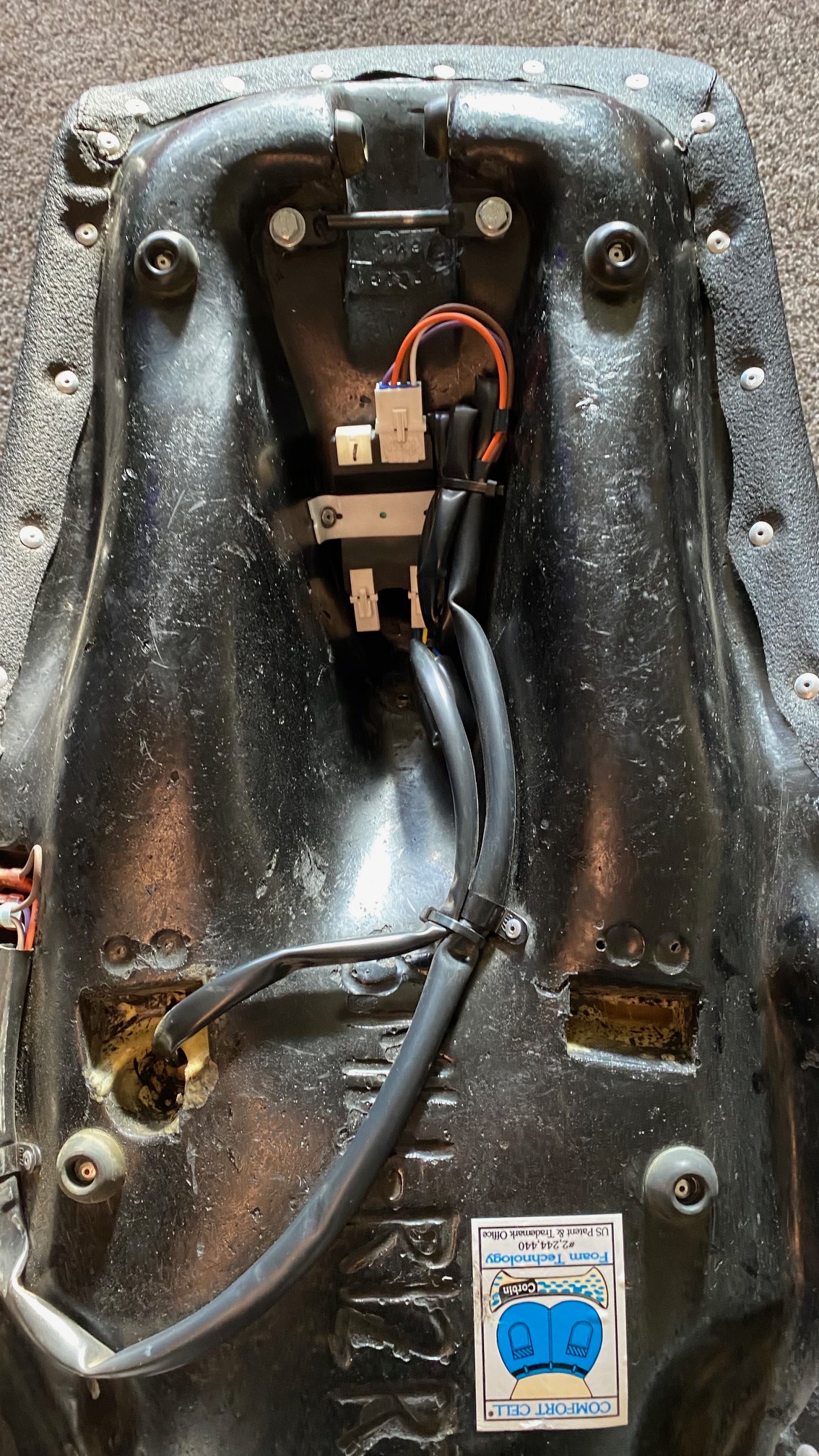 BMW R1200RT, R1200 RT, 2005-2013 Corbin Low Seat Heated With Backrest